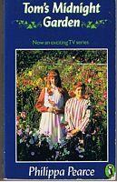 Philippa Pearce: Tom's midnight garden (Paperback, 1989, Puffin)