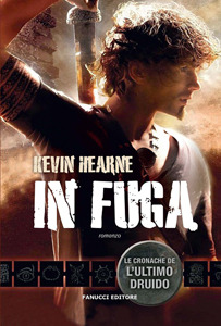 Kevin Hearne: In fuga (Paperback, Italiano language, 2012, Fanucci)