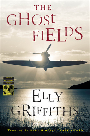 Elly Griffiths: Ghost Fields (2016, Quercus)