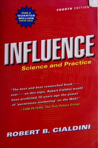 Robert B. Cialdini: Influence (Paperback, 2000, Allyn & Bacon)