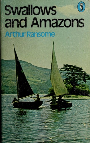 Arthur Ransome: Swallows and Amazons (1974, Puffin Books, PUFFIN BOOKS)