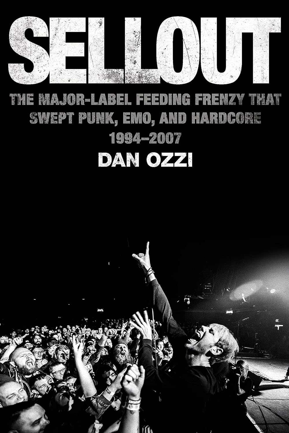 Dan Ozzi: Sellout (2022, HarperCollins Publishers)