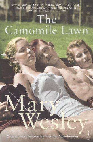 Mary Wesley: The Camomile Lawn (Paperback, 2006, Vintage Books)