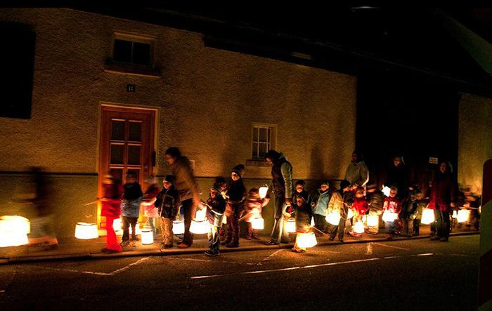 A lantern procession for Martinmas