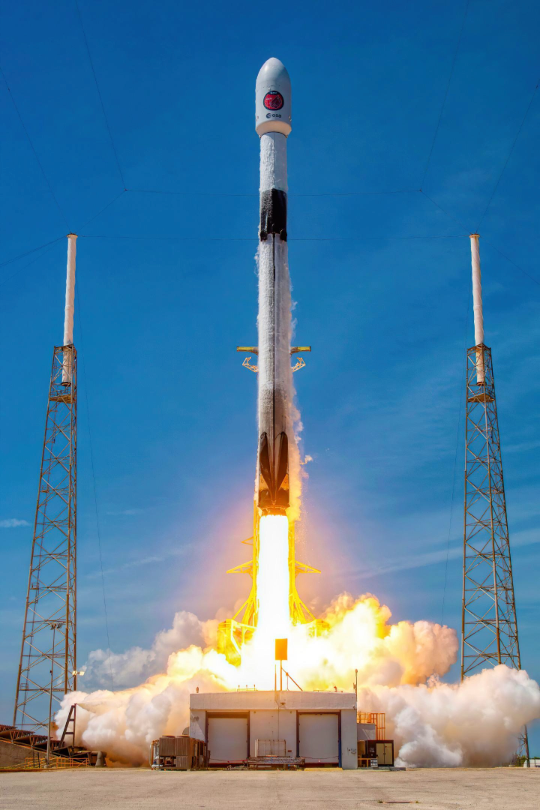 Euclid launches on top of a Falcon 9 from Kennedy Space Flight Center in Florida. Image credit: SpaceX