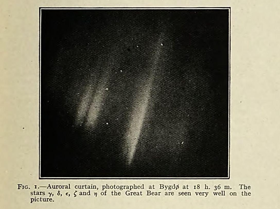 Auroral curtain, photographed at Bygdo at 18h. 36m.

Résultats des mesures photogrammétriques des aurores boréales observées dans la Norveg̀e méridionale de 1911 a ̀1922 /Carl Størmer.

https://catalog.hathitrust.org/Record/102891074